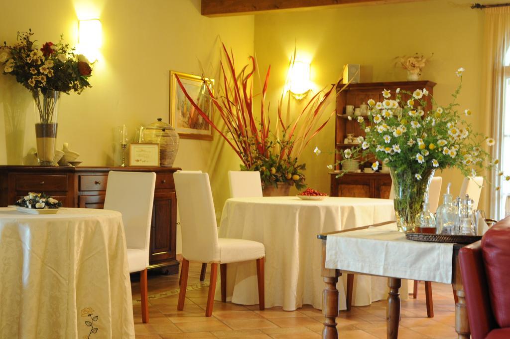Agriturismo La Rosa Tea Villa Urbania Kültér fotó